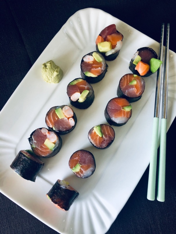 Makis tuna salmon shrimp
