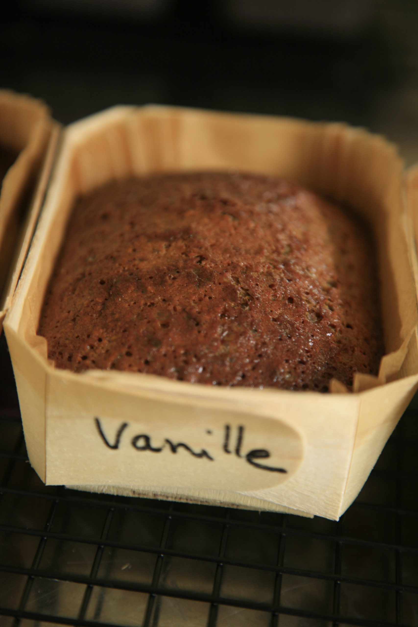 Almond vanilla cake